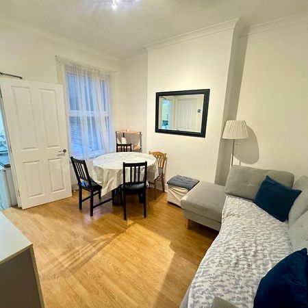 4 Bedroom House In Turnpike Lane/Wood Green Londyn Zewnętrze zdjęcie