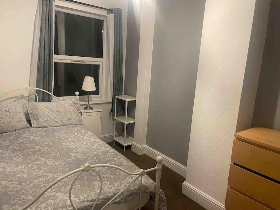 4 Bedroom House In Turnpike Lane/Wood Green Londyn Zewnętrze zdjęcie
